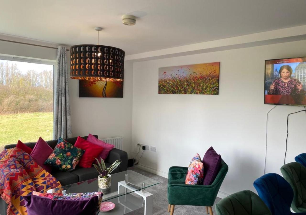 Contemporary, Cosy & Homely 2 Bed Apartment With High-Speed Wifi, Terrace & Free Parking Overlooking Stourbridge Common Park & Coldham'S Brook Cambridge  Exteriér fotografie