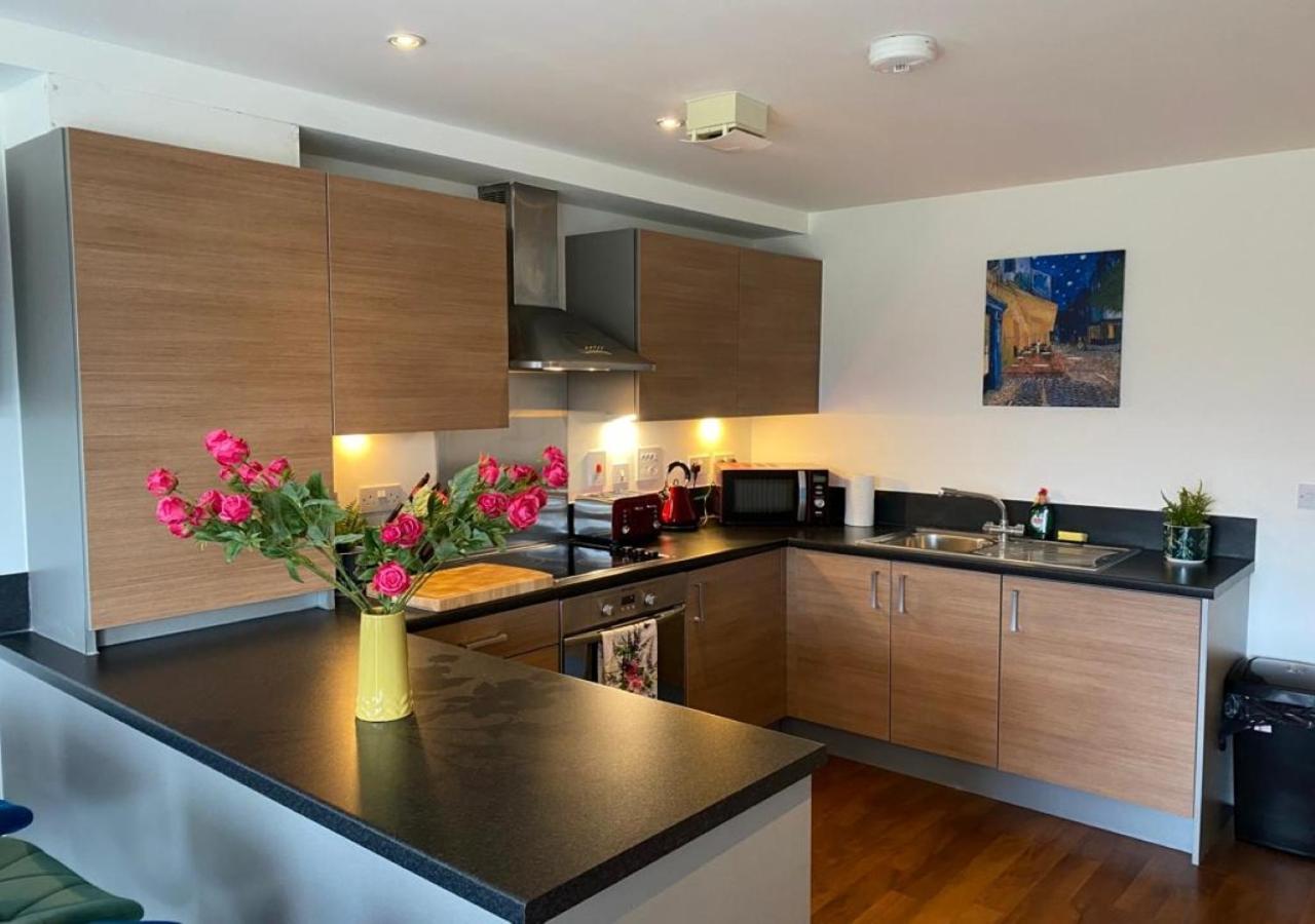 Contemporary, Cosy & Homely 2 Bed Apartment With High-Speed Wifi, Terrace & Free Parking Overlooking Stourbridge Common Park & Coldham'S Brook Cambridge  Exteriér fotografie